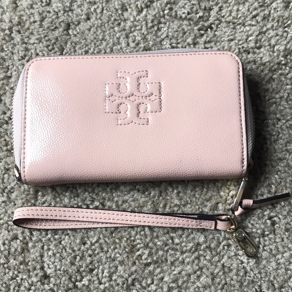 Tory burch pale pink wristlet/wallet